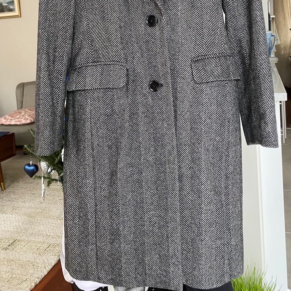 Aritzia wool herringbone coat - Picture 5 of 8